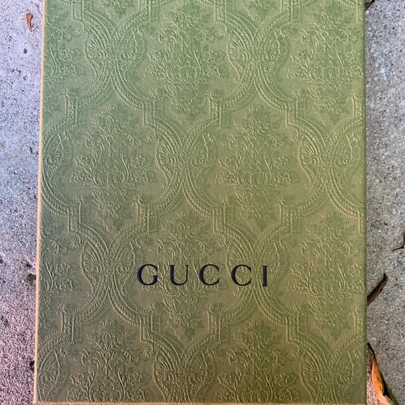 New Large Gucci Hardcover Journal w/Dust bag & Gift Box
Limited Edition - Picture 3 of 4